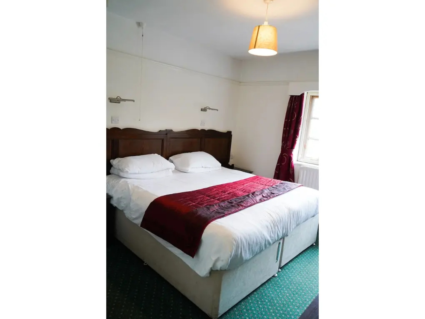 The Fox & Hounds Hotel