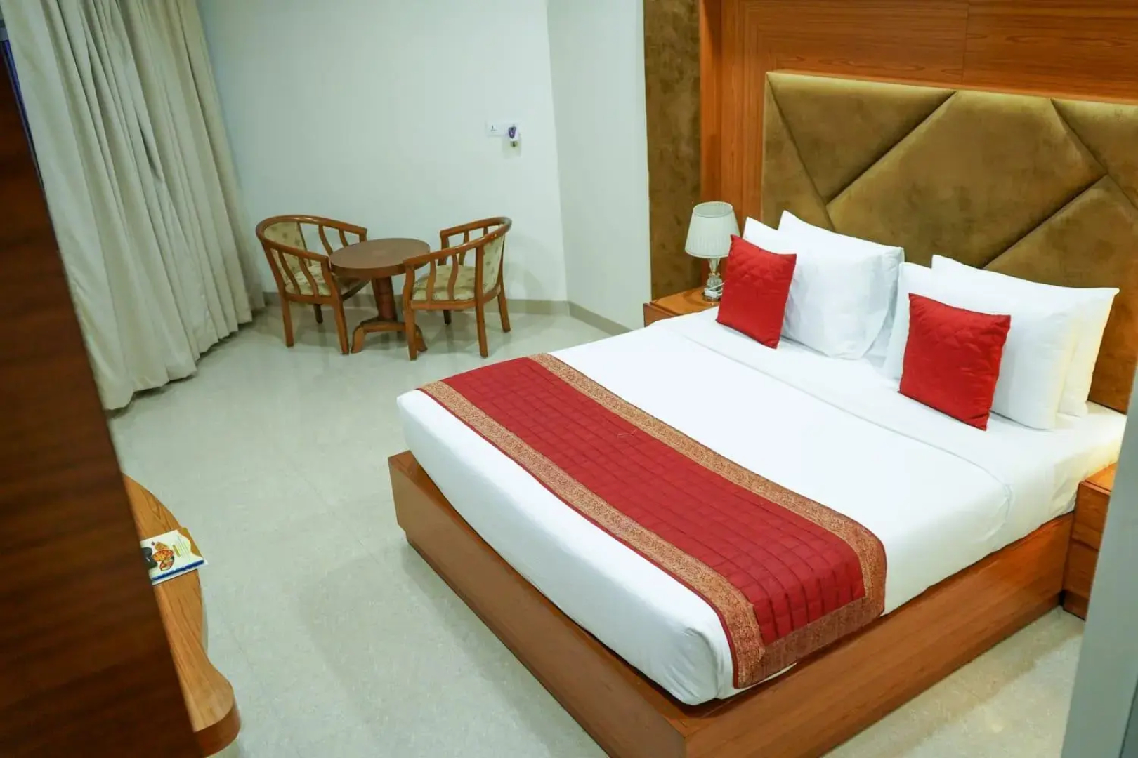 Hotel Anand International