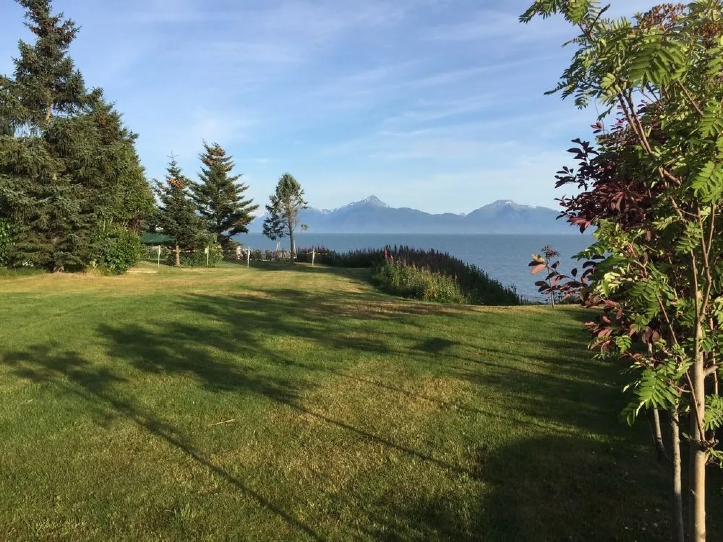 White House Inn on the Waterfront