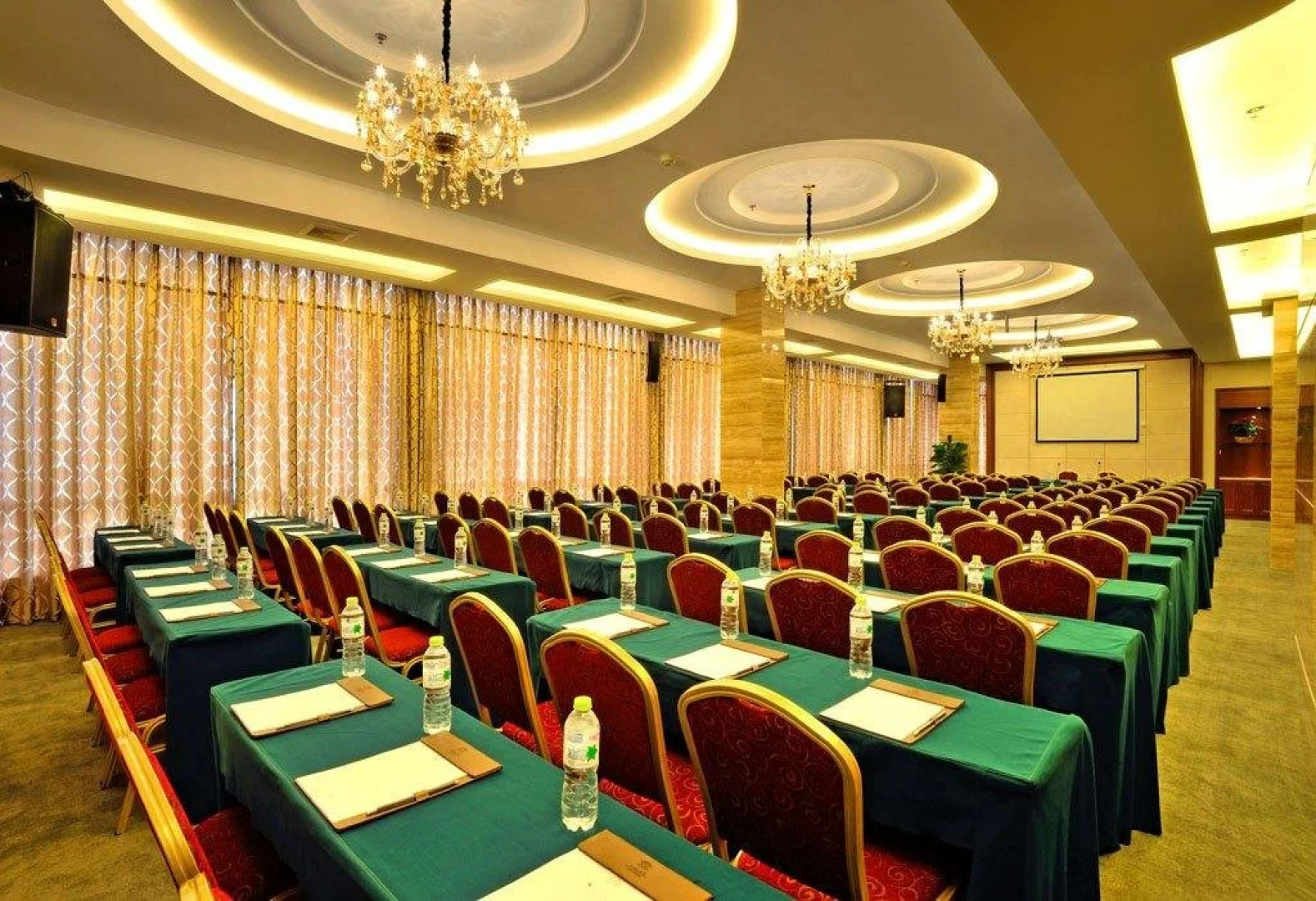 Golden Diamond Hotel