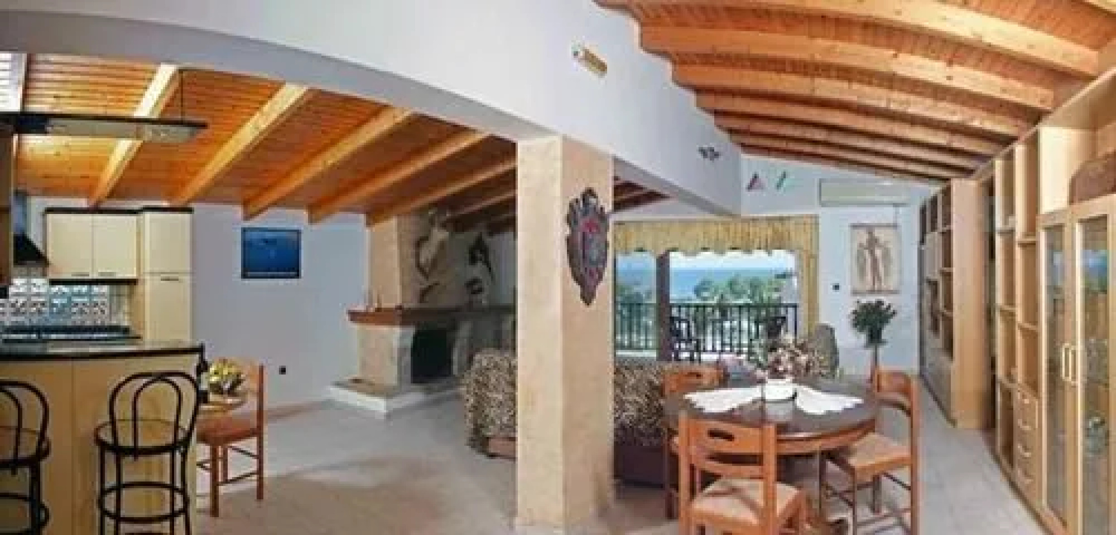 Karavanos Apartments