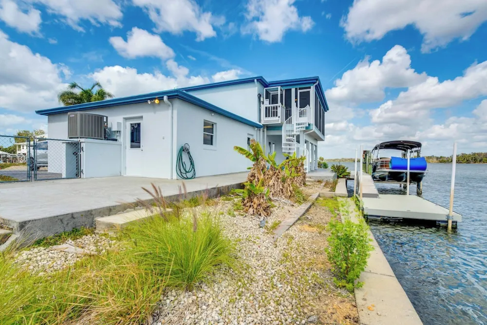 Waterfront Gem: Crystal River Family Home