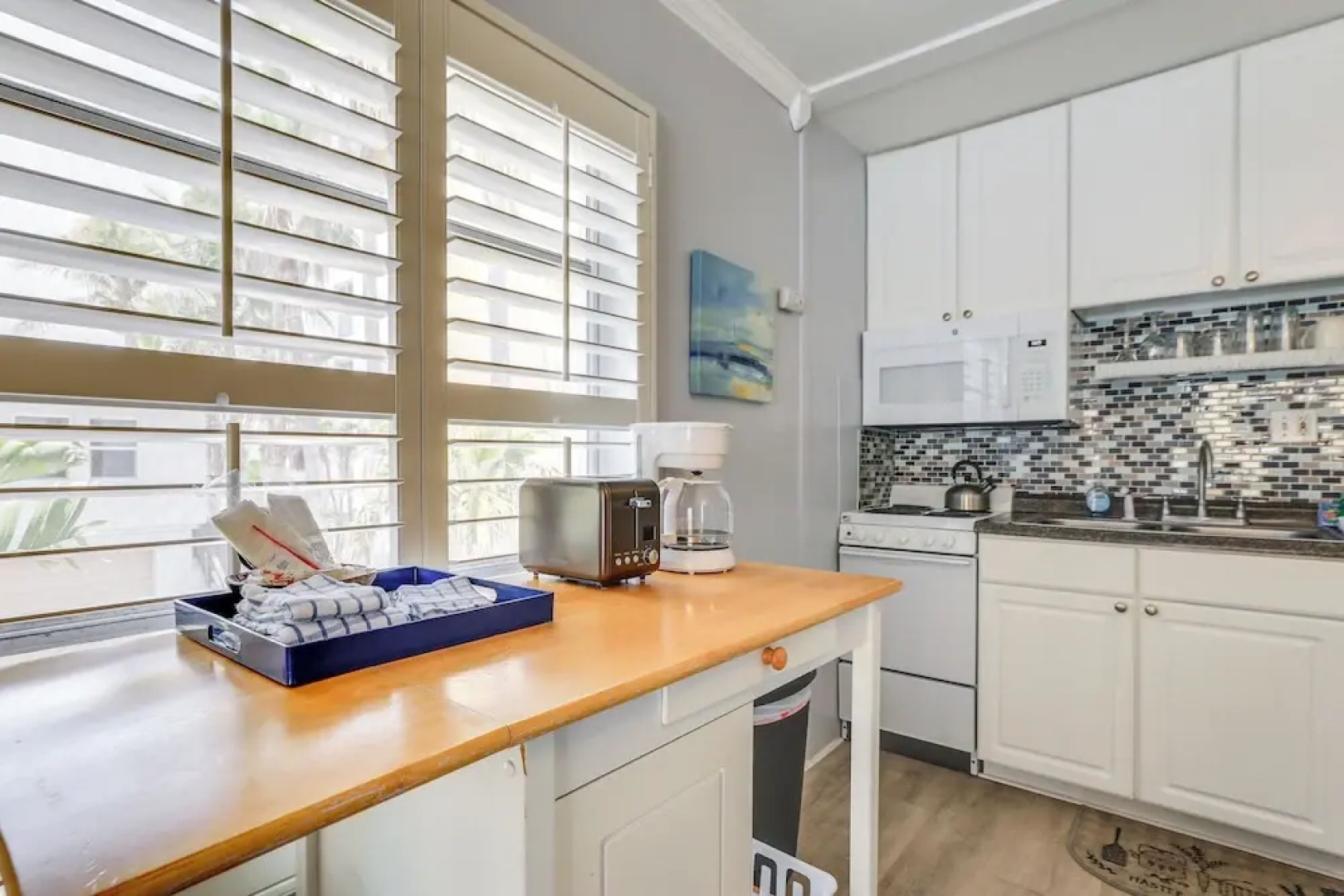 Beach & Pool Access: Gulf Coast Villa w/ Balcony