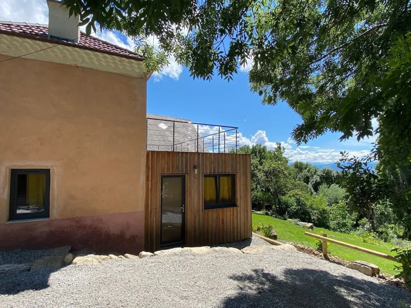 La Petite Maison Basse Corréo