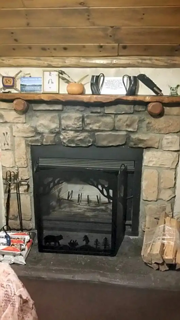 Castle Wood Theme Cottages- COUPLES ONLY