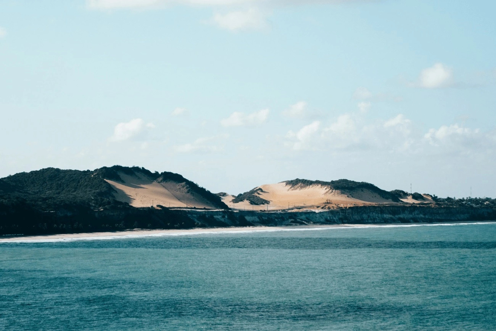 Madeiro Beach Hotel And Resort