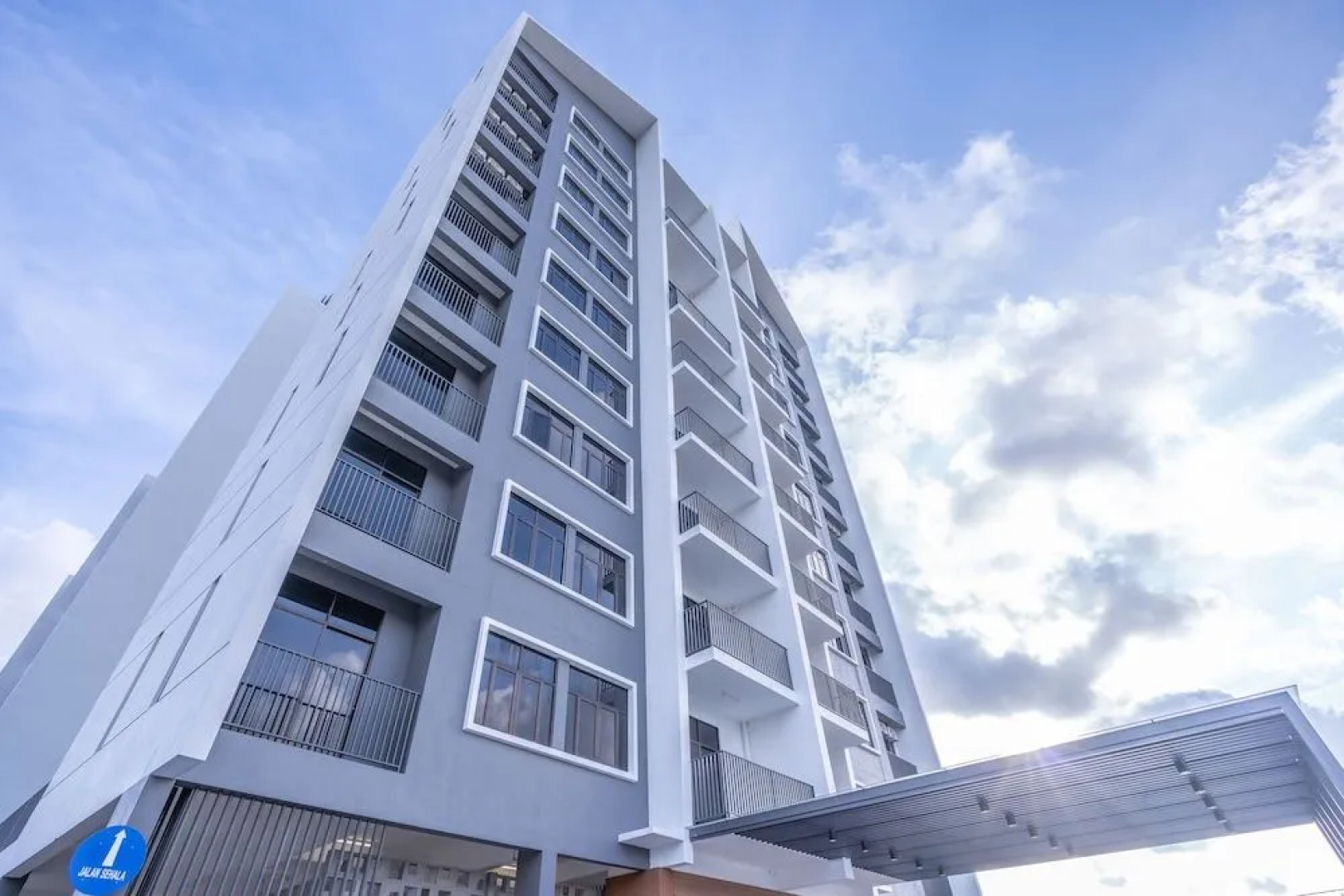 Oyo Home 89574 Studio Imperio