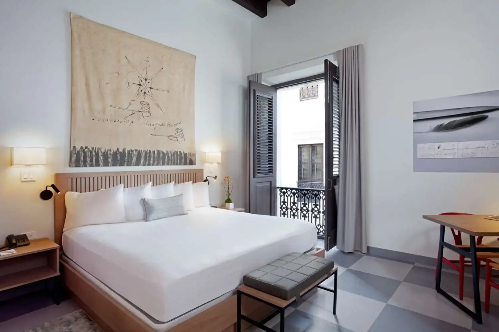 Palacio Provincial San Juan, Curio Collection by Hilton