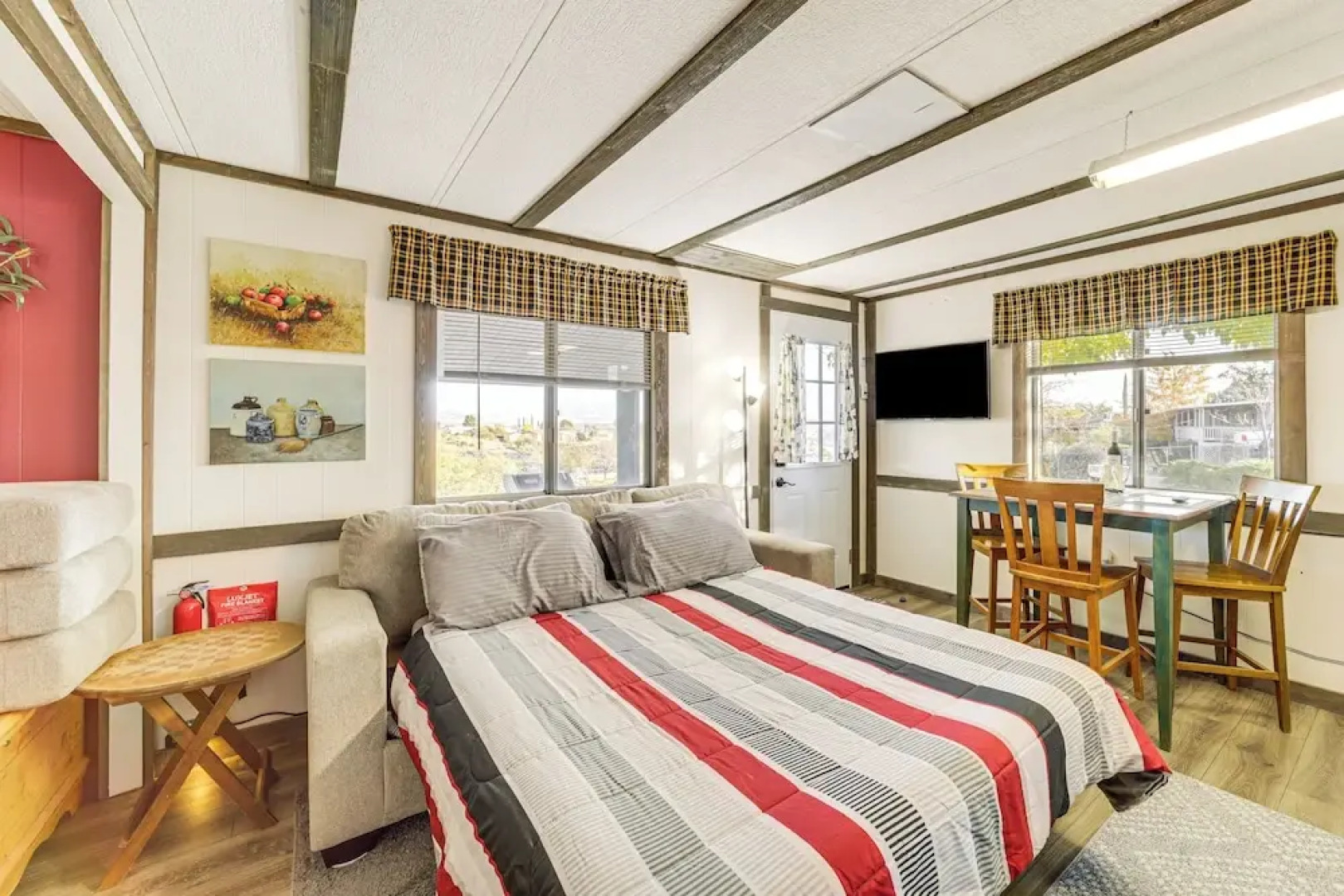 6 Mi to Old Town, Panoramic Views: Cottonwood Gem!