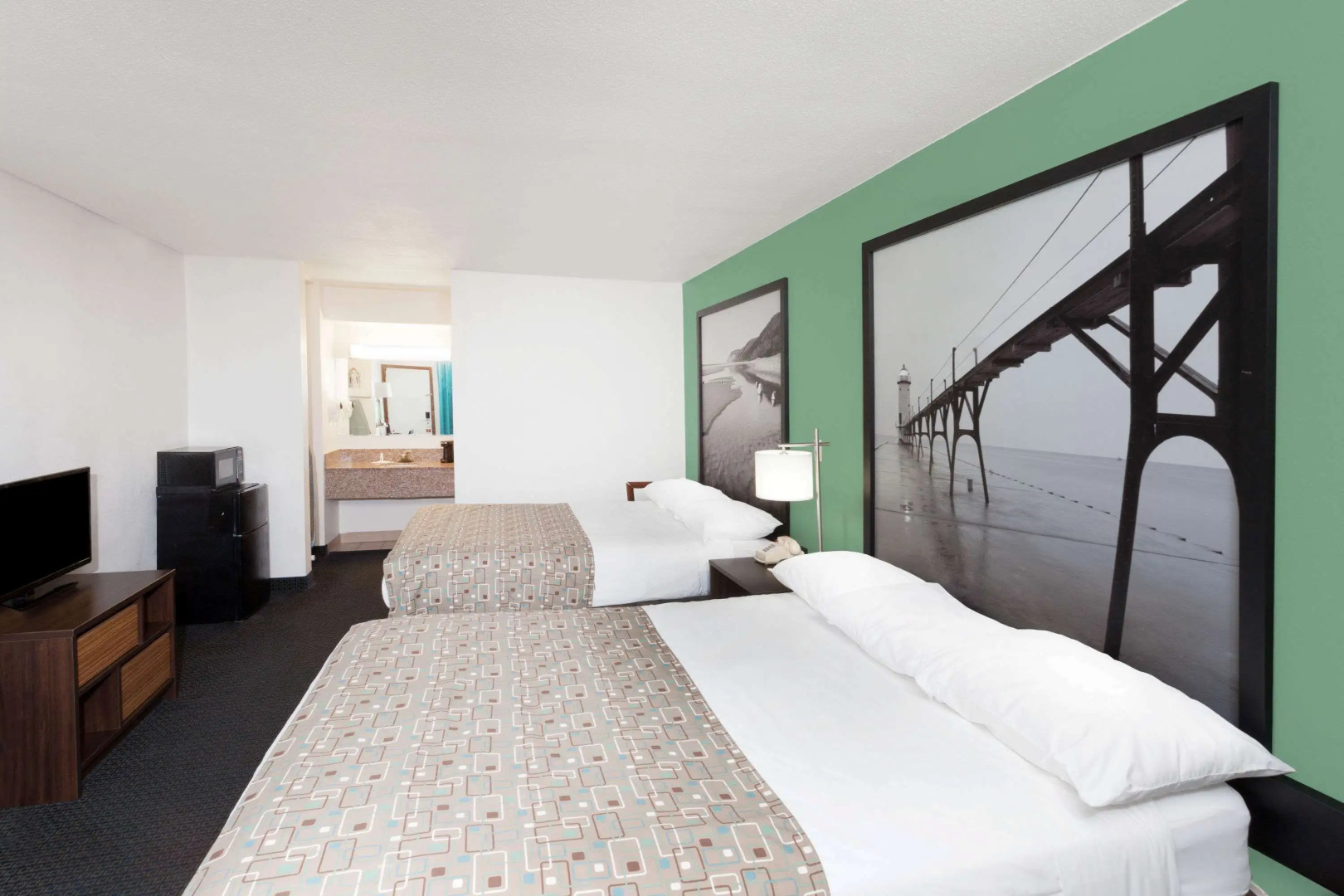 Super 8 by Wyndham Stevensville/St. Joseph