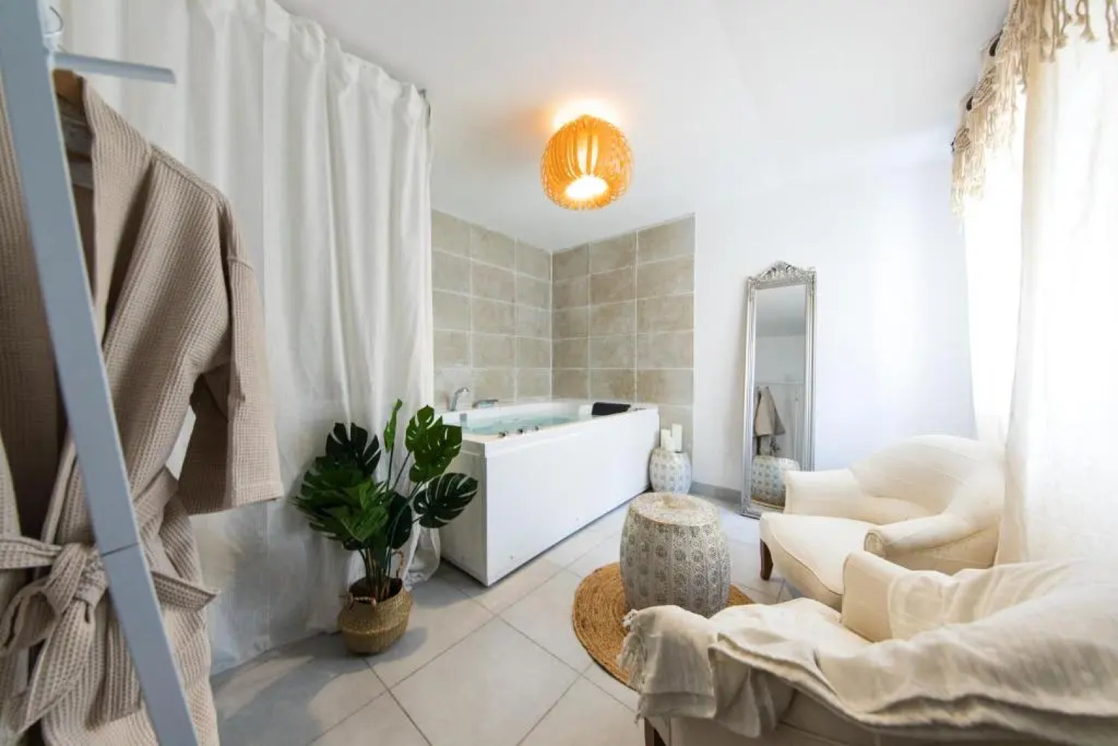 Le Bali Spa : maison avec jardin et Netflix