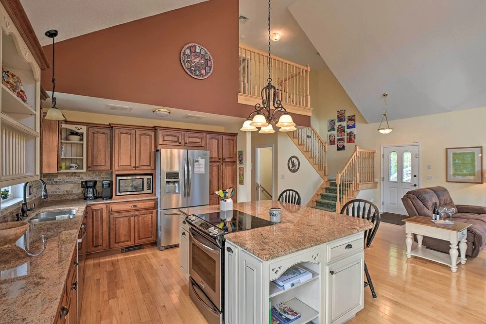 Inviting Lakefront Home: Seasonal Boat Dock!