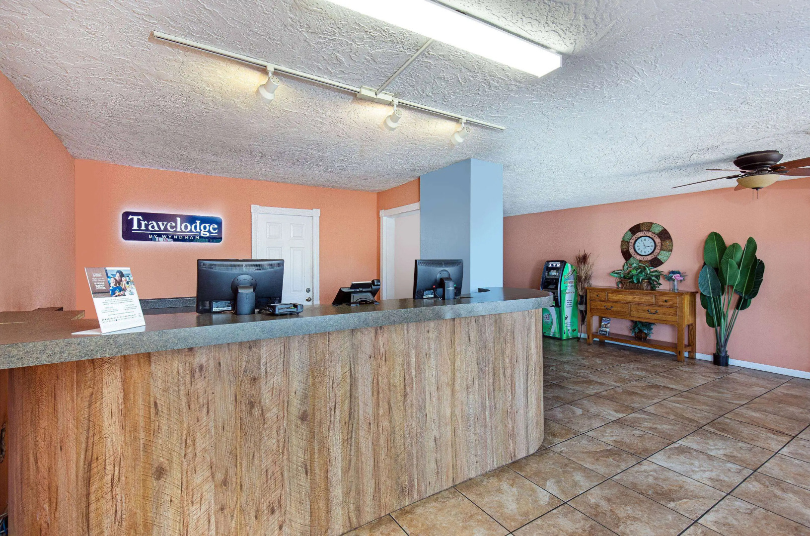 Americana Inn, a Travelodge by Wyndham