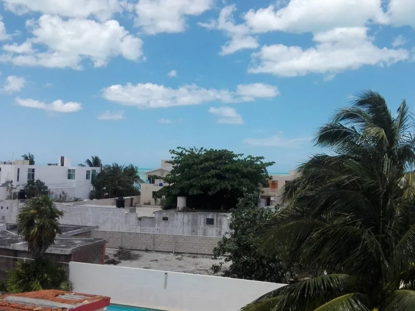 Brand NEW Condo for 6, 1 Block From the Beach, AC!