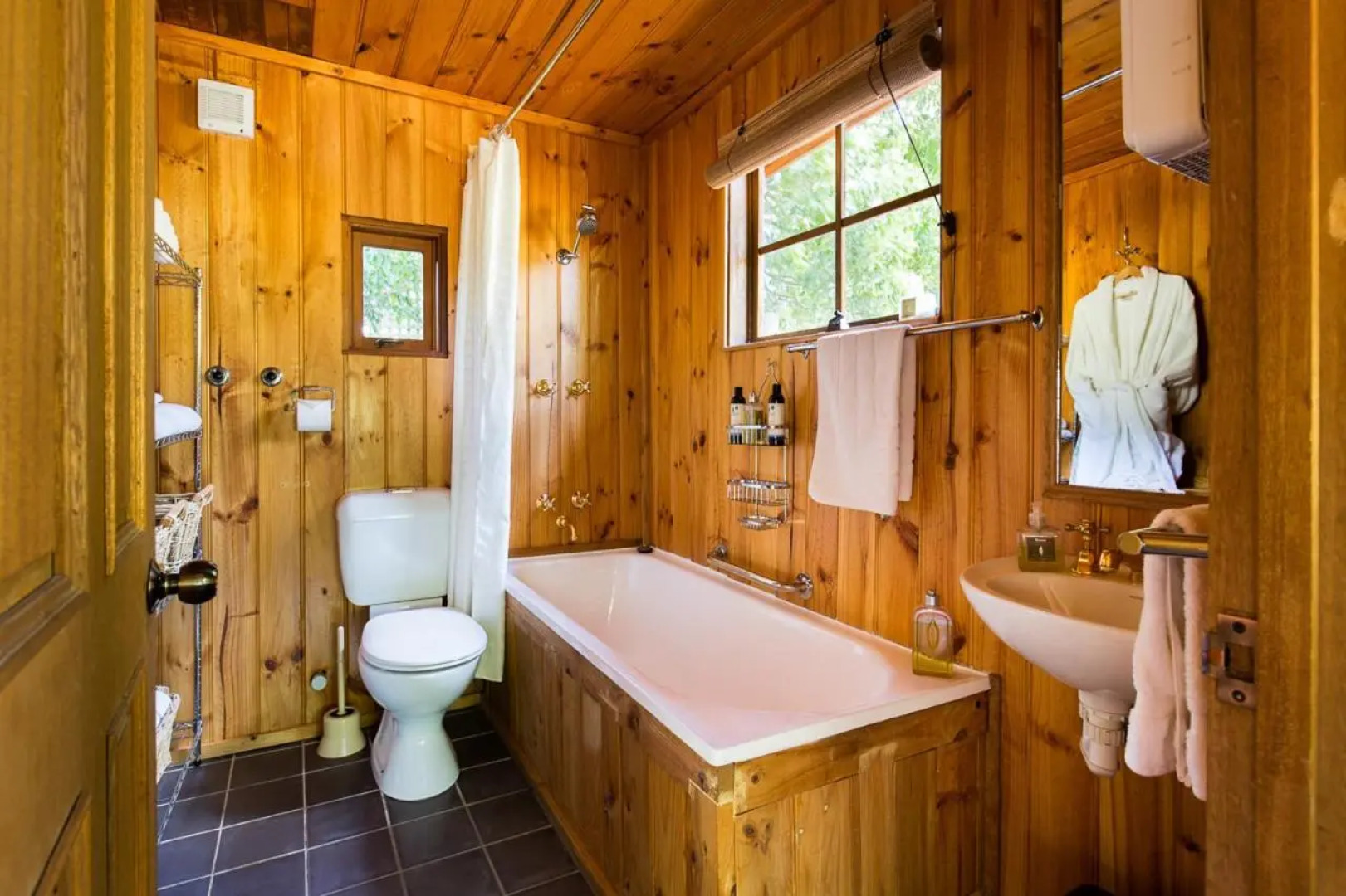 Braeside Mt Macedon Country Retreat & Bed & Breakfast