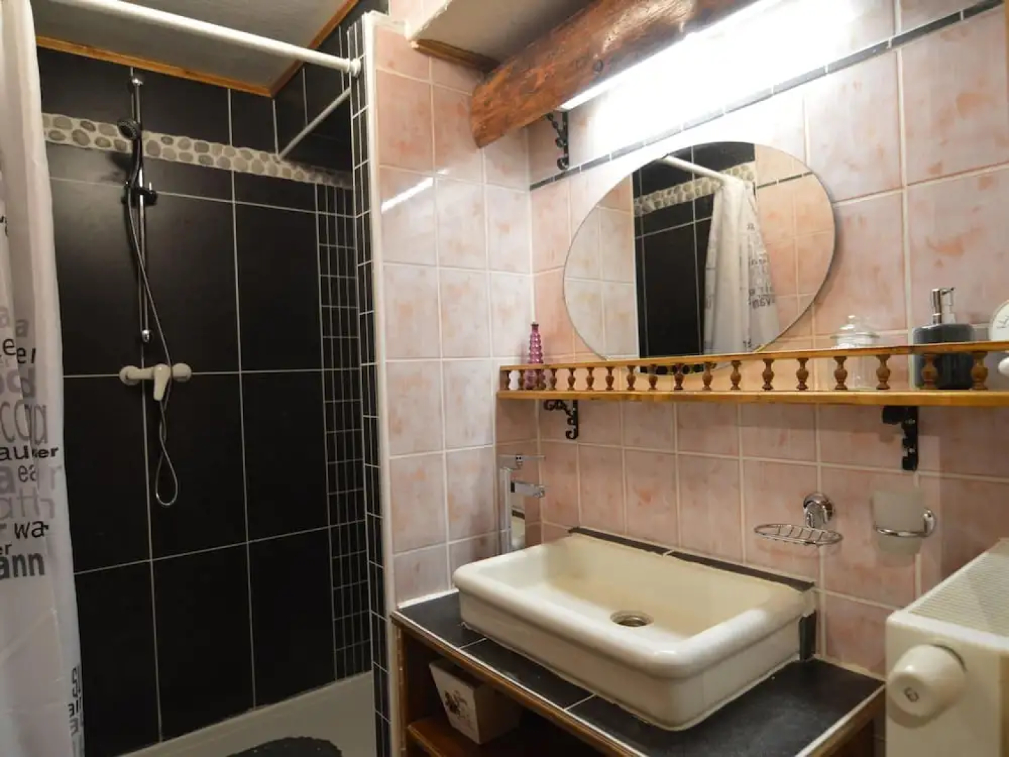 Family House with Large Garden & Games Room near Bambois Lake