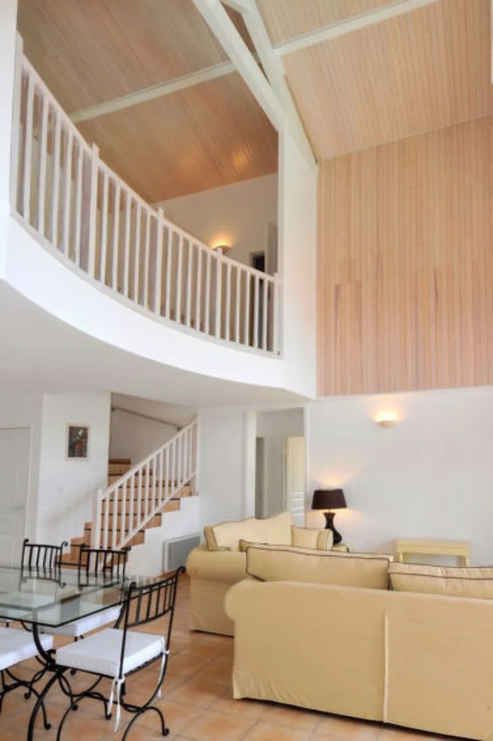 Domaine Royal Green (MZA101)