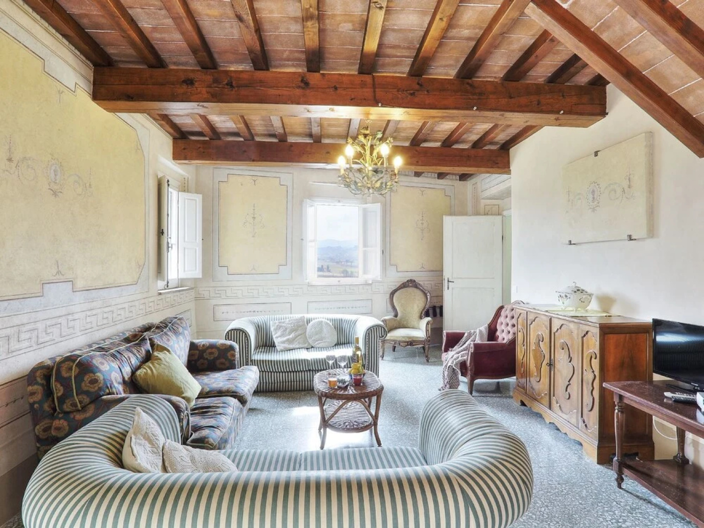 Spacious Holiday Home in Palaia With Private Pool