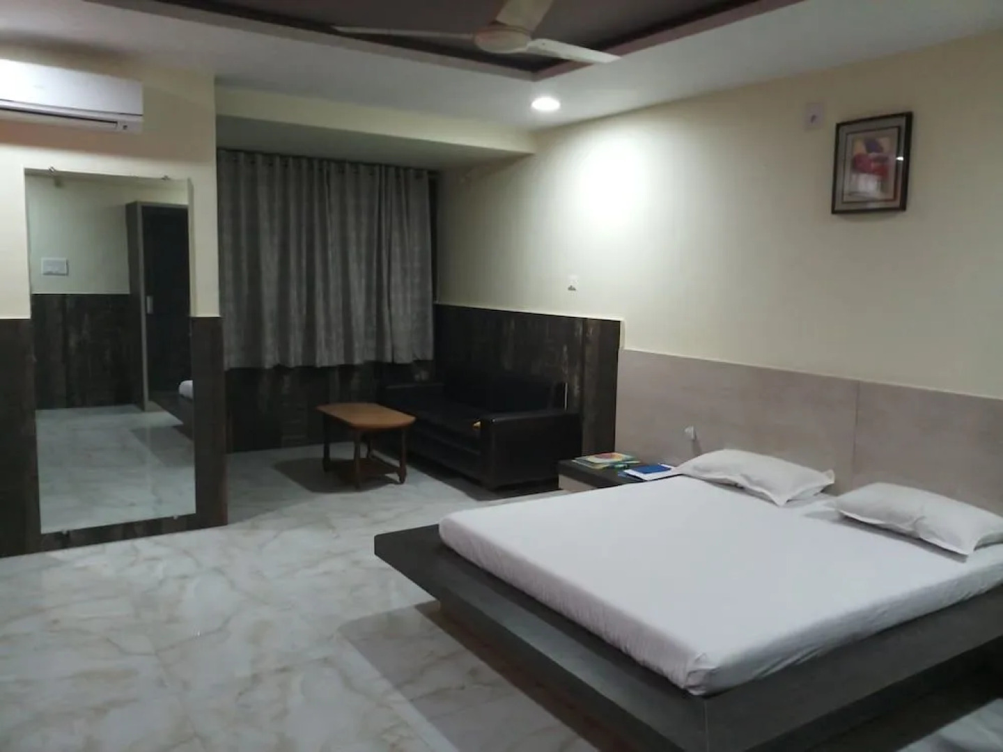 Hinglaj Hotel and Restaurant