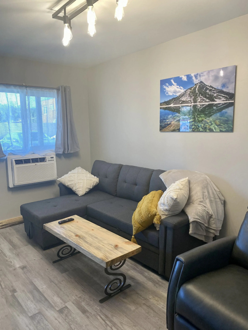 The Darmont Hotel and Suites