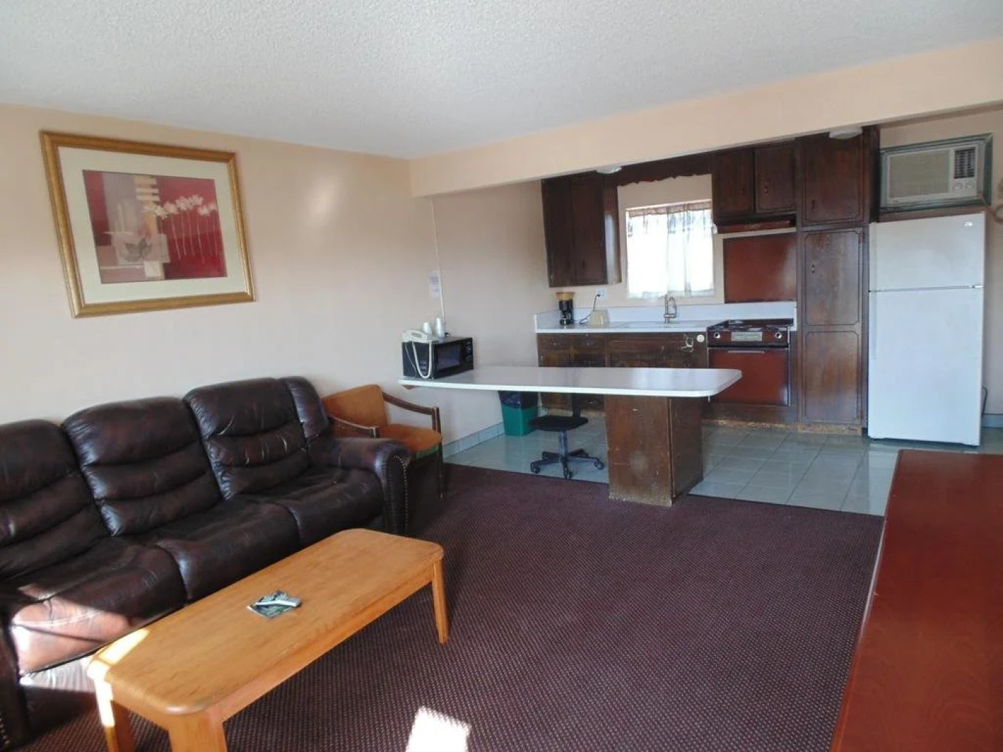 Western Inn & Suites