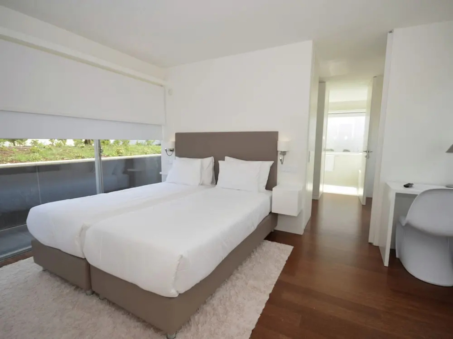 Morden Archictectural Villa In Lisbon