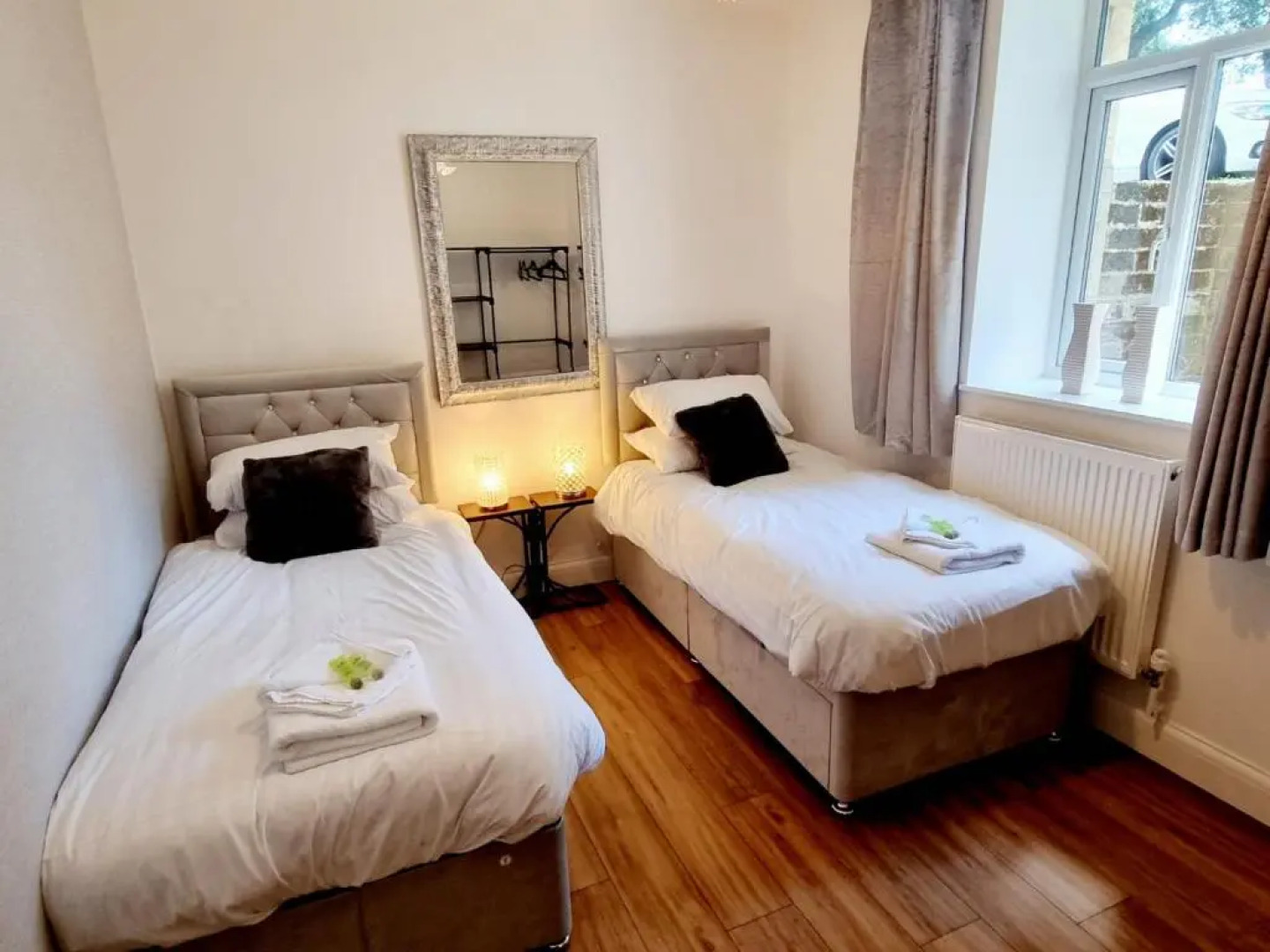 Exquisite 9 bed Villa hot tub, gym, cinema & more