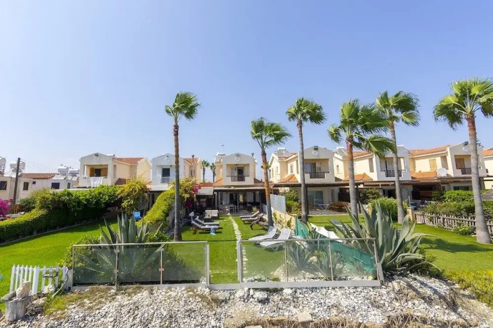 Meneou Beachfront Villa 3