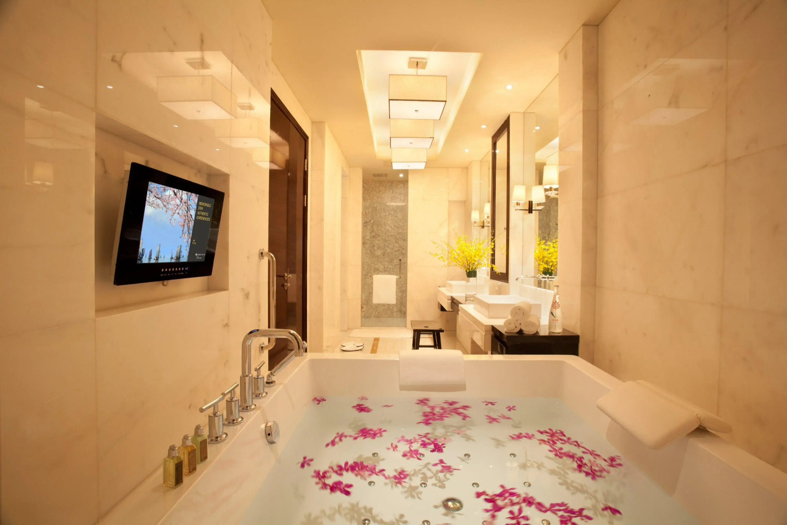 Intercontinental Wuxi by IHG