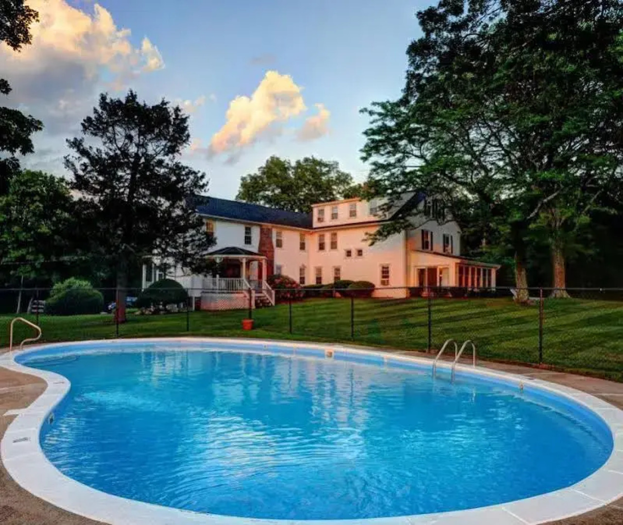 Historic Jacob Hill Inn