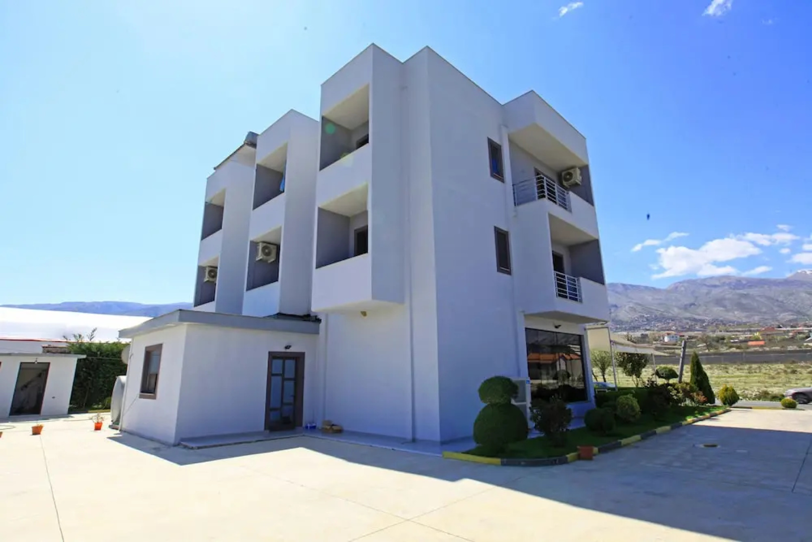 White Palace Hotel