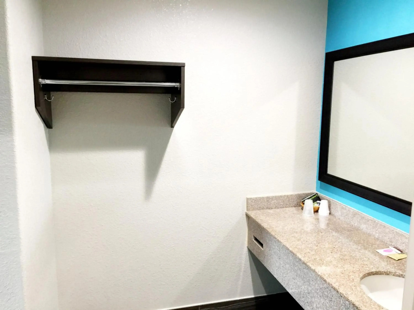 Americas Best Value Inn & Suites Mont Belvieu Houston