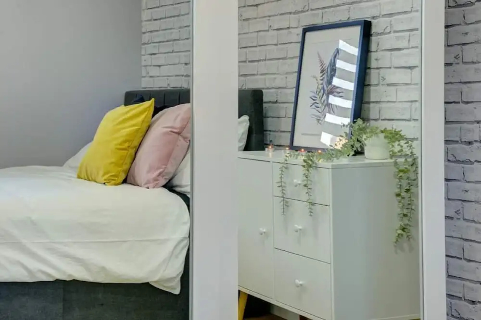 Stylish 2 bed House With Parking in Rugby