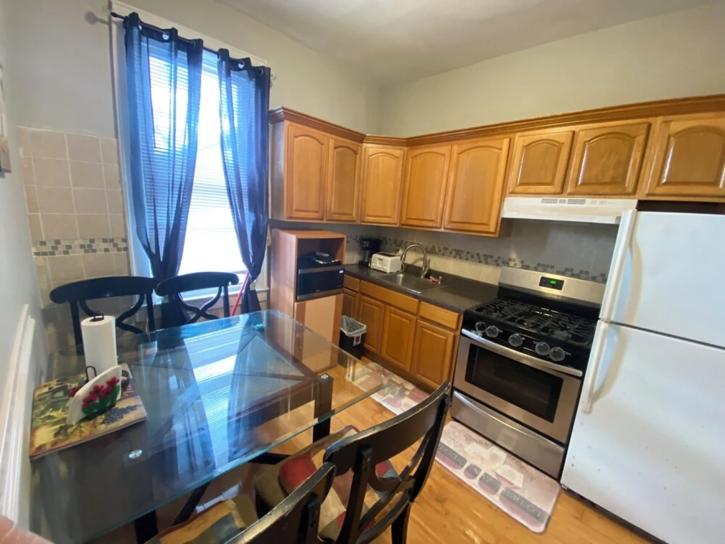 Charming 2 Bedrooms apt One Step to NYC