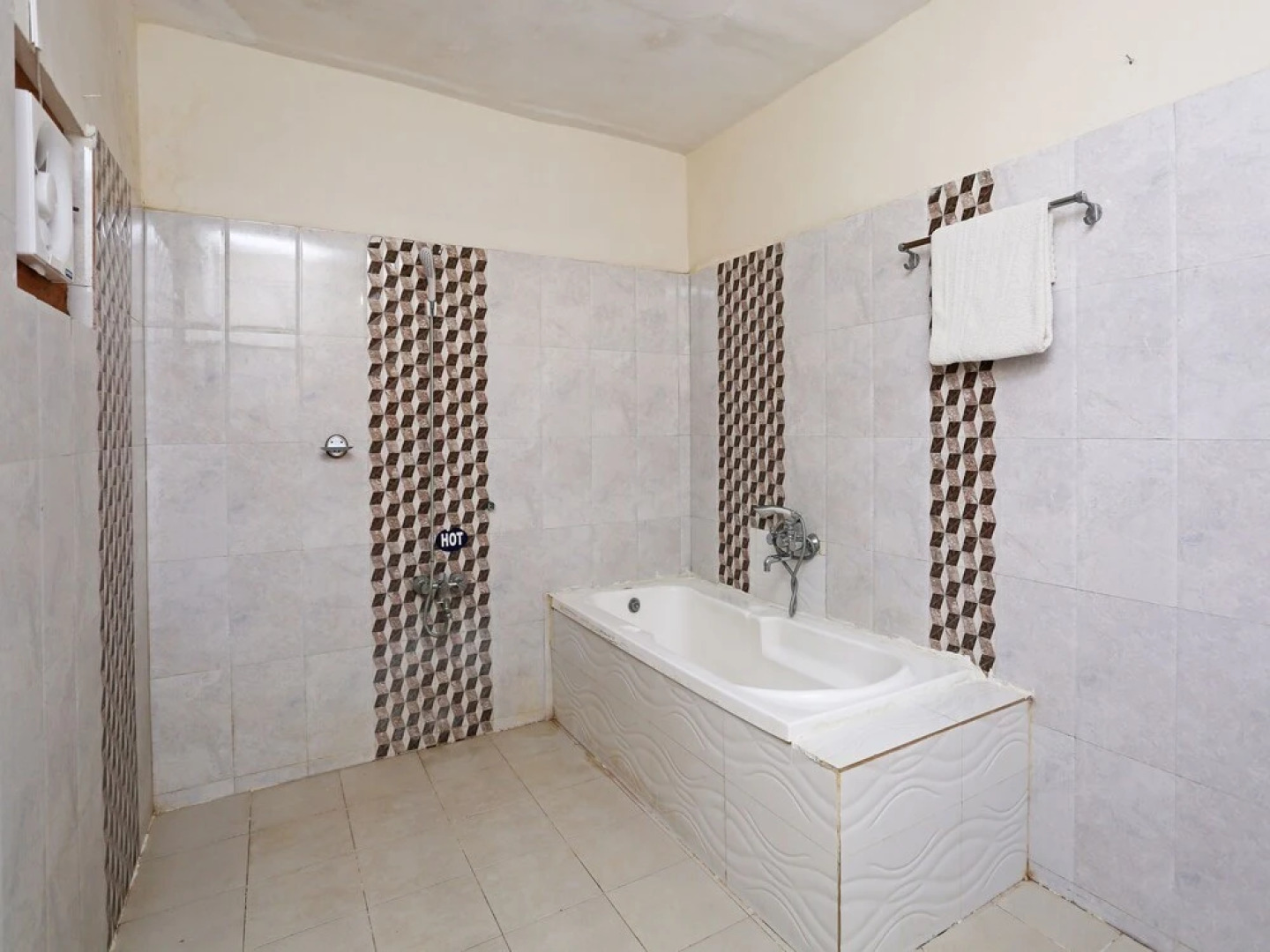 OYO 9592 Maharaja Palace Resort