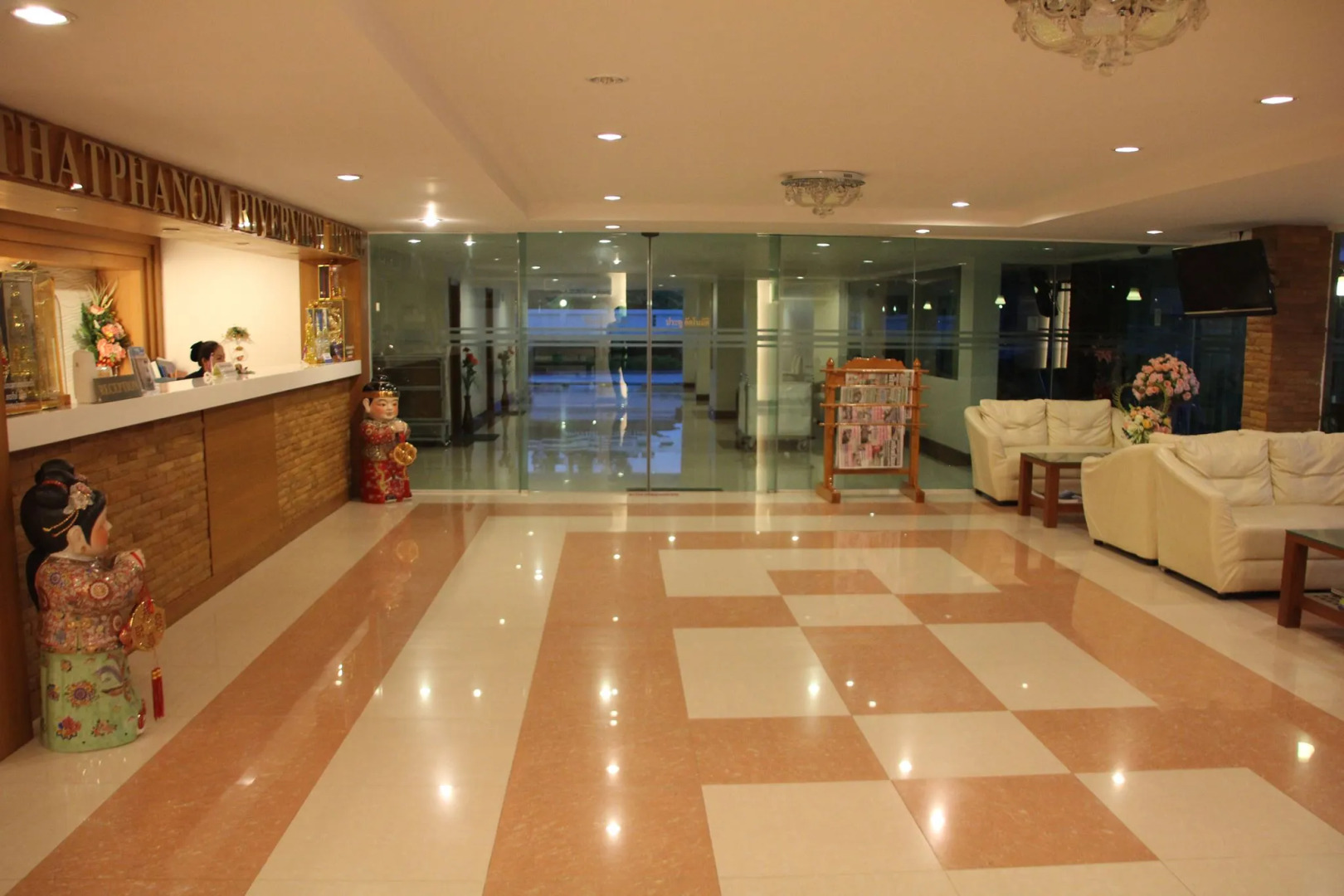 Thatphanom River View Hotel