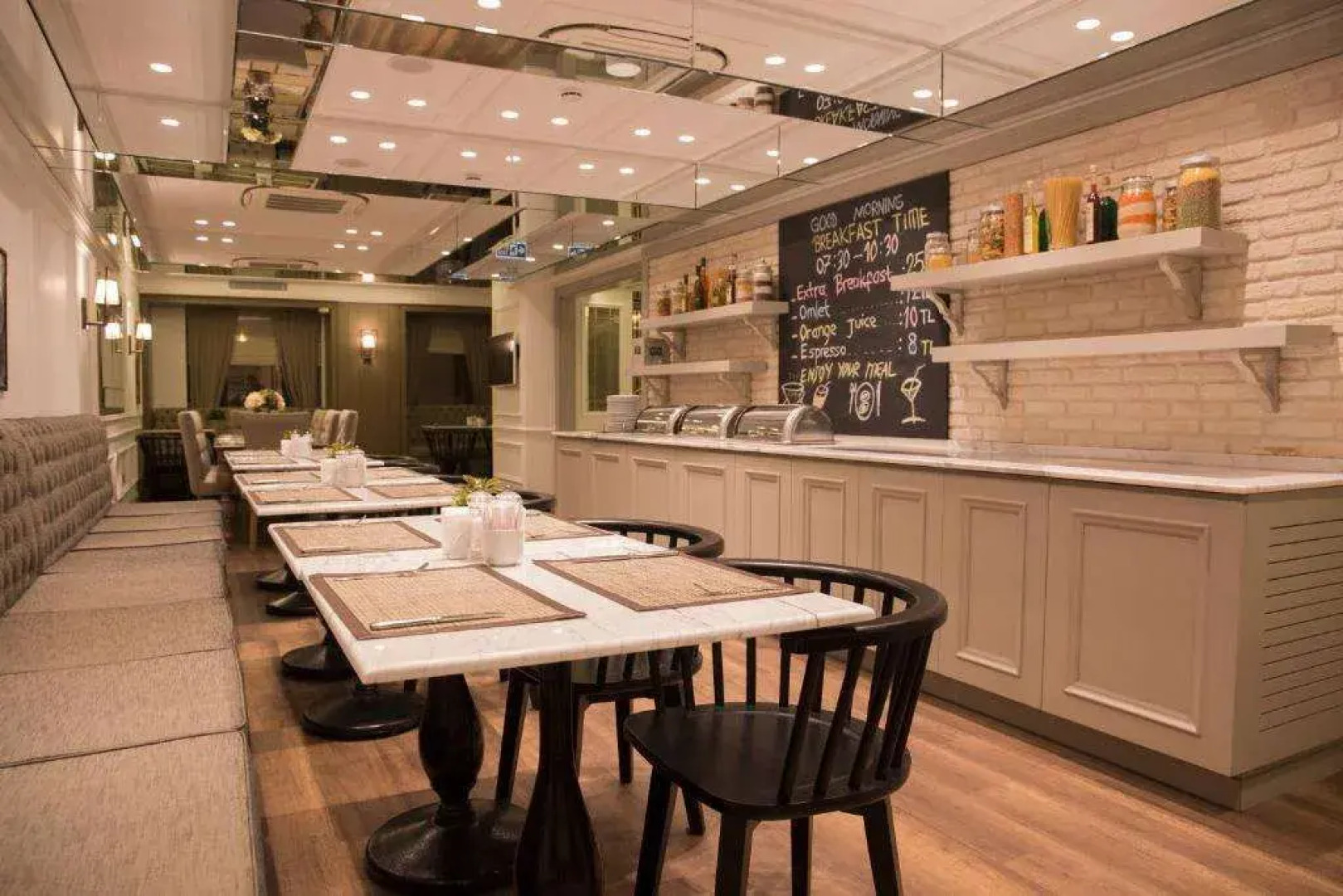 Hotel Mina – Special Class