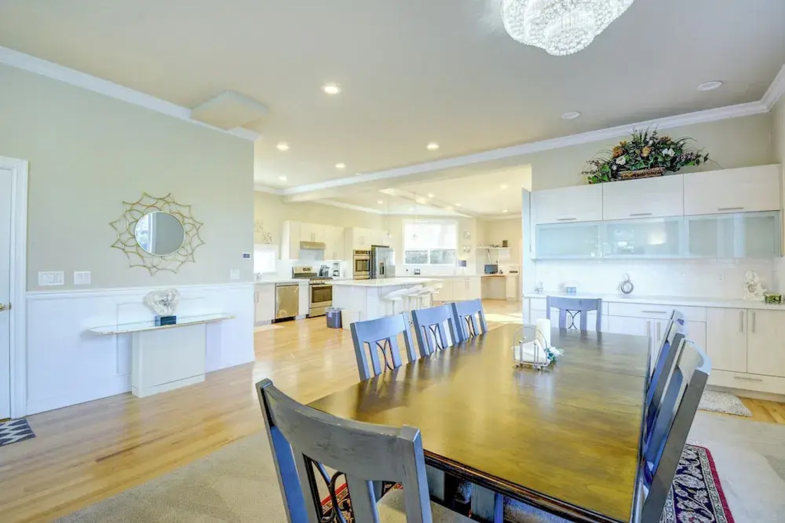 Luxe Federal Way Rental - Walk to the Water!