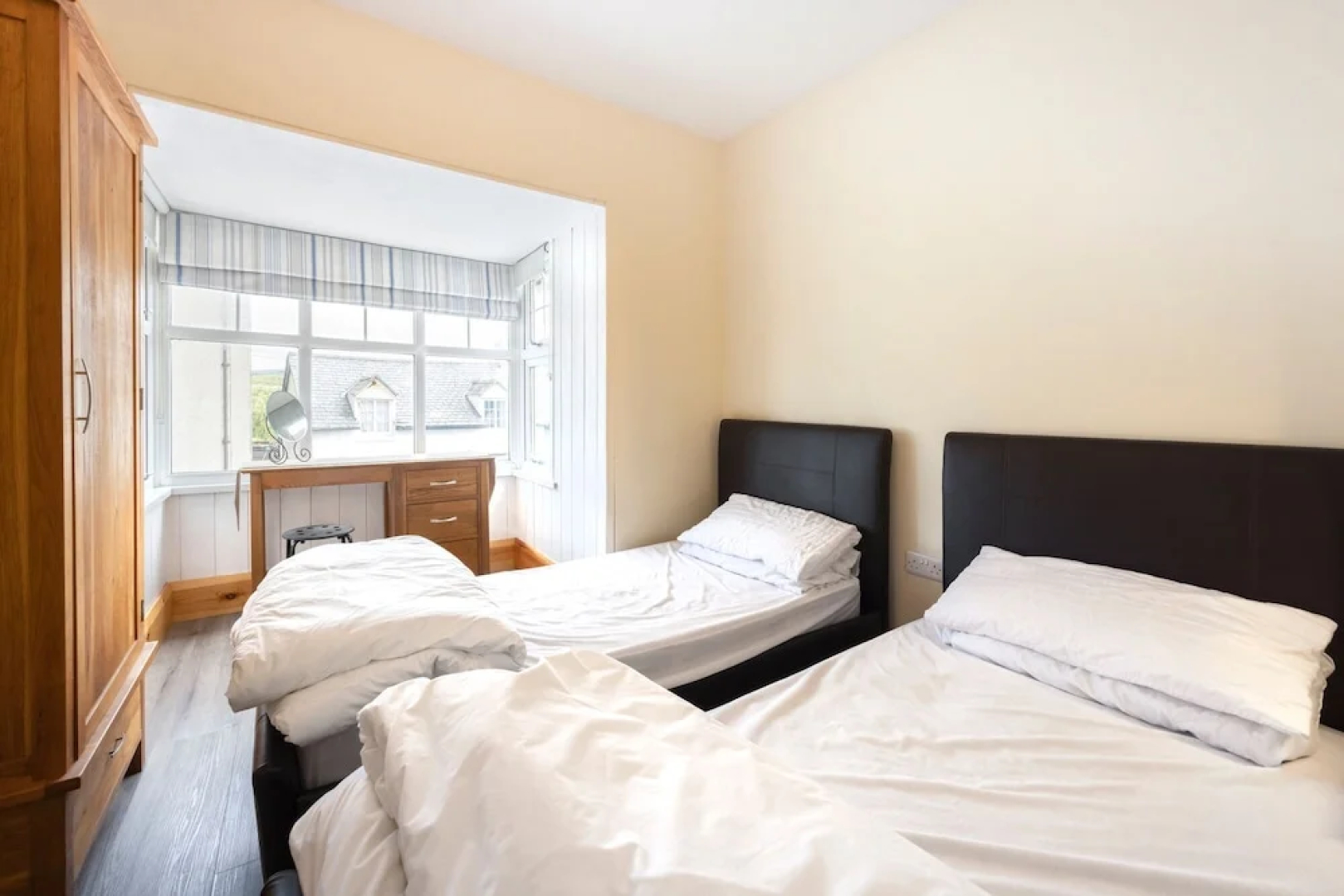 Beach Side House in Beautiful Borth