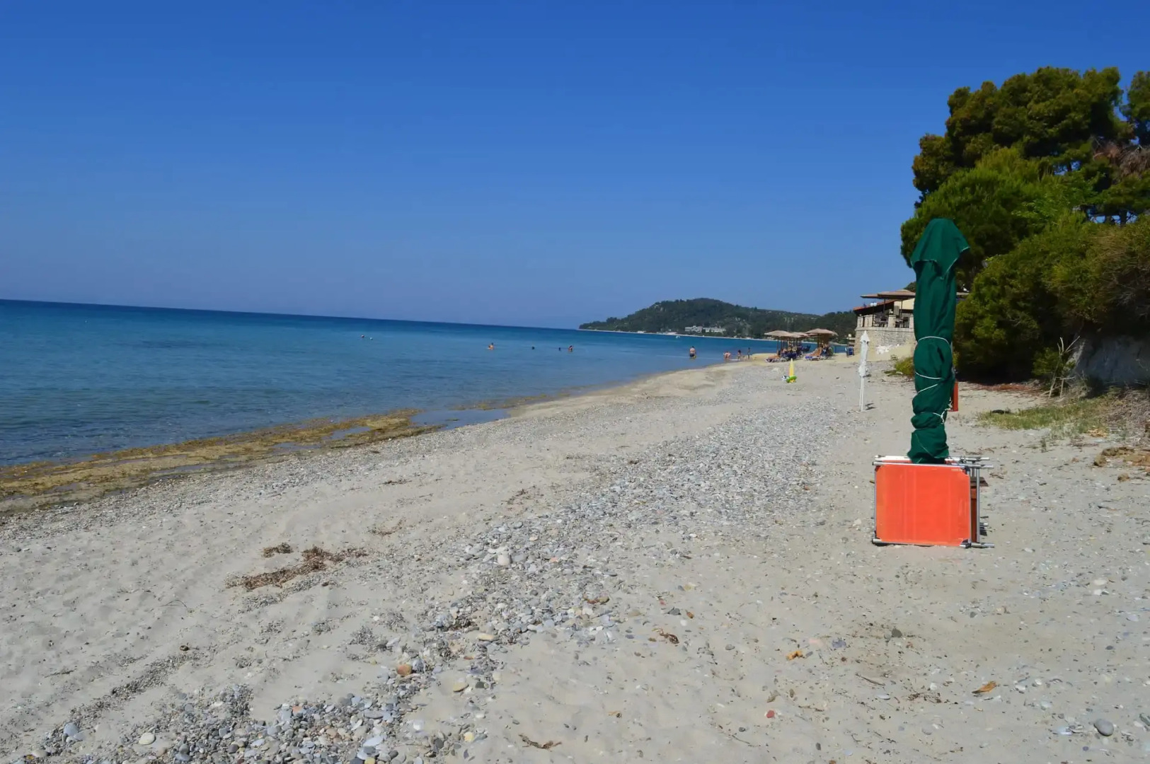 leonidas apartments and suites