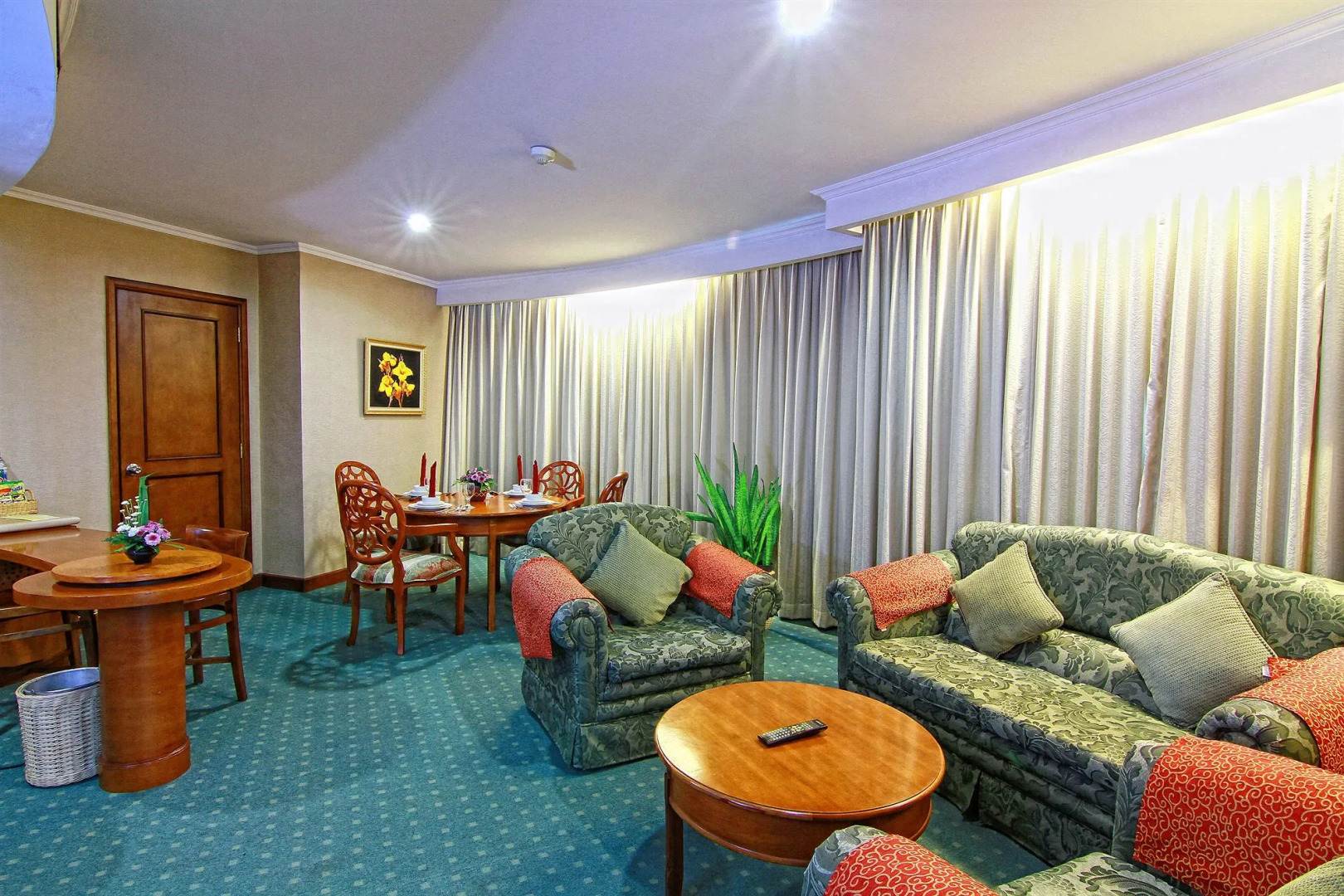 Grand Arkenso Parkview Hotel