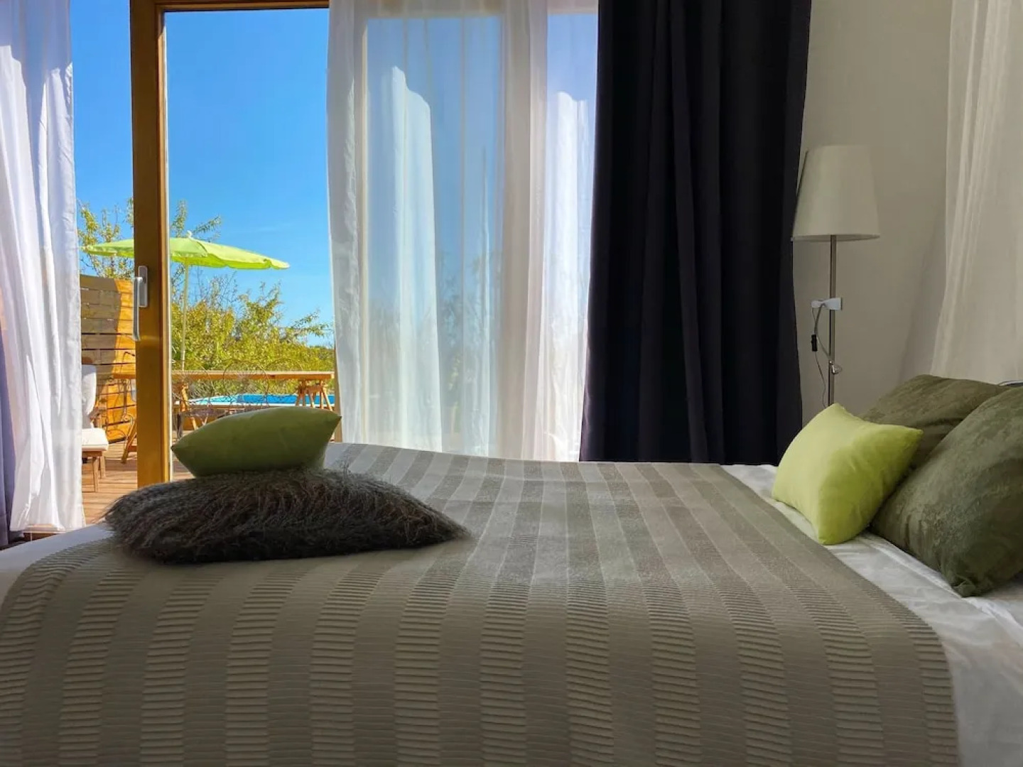 Tipi Lounge and breakfast