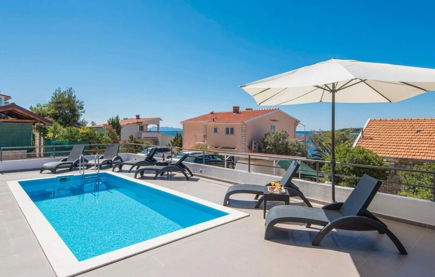 Stunning Home in Nova With Wifi and 3 Bedrooms