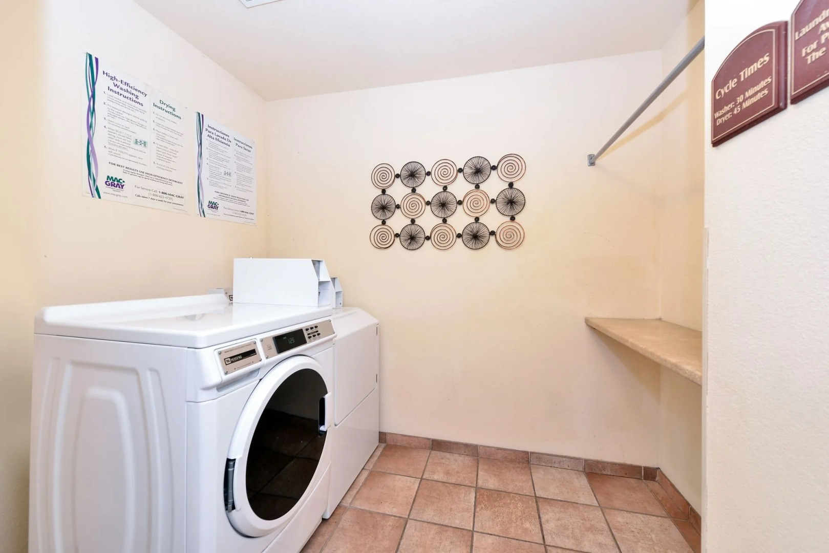 Holiday Inn Express Farmington - Bloomfield by IHG