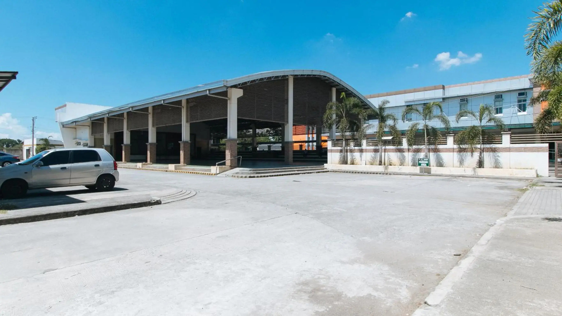 RedDoorz Premium @ Nick Hotel Gerona Tarlac