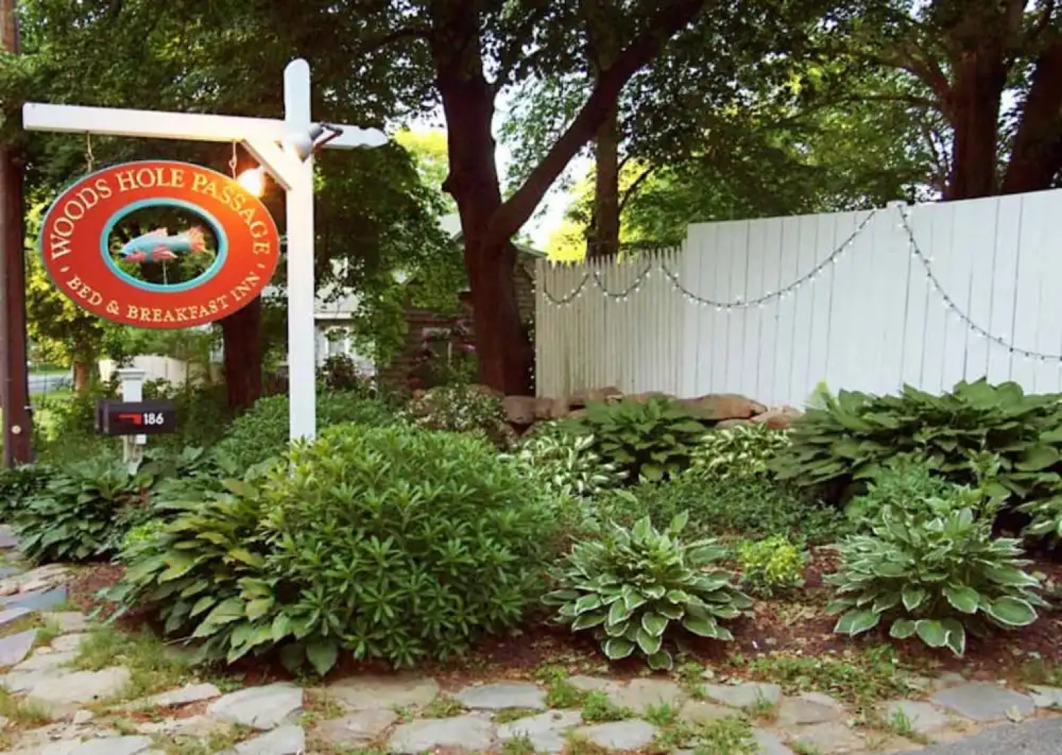 Woods Hole Passage Inn