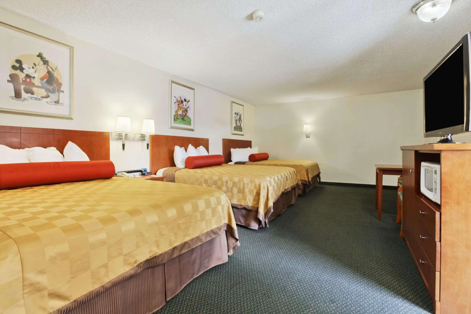 Travelodge Inn & Suites by Wyndham Anaheim on Disneyland Dr