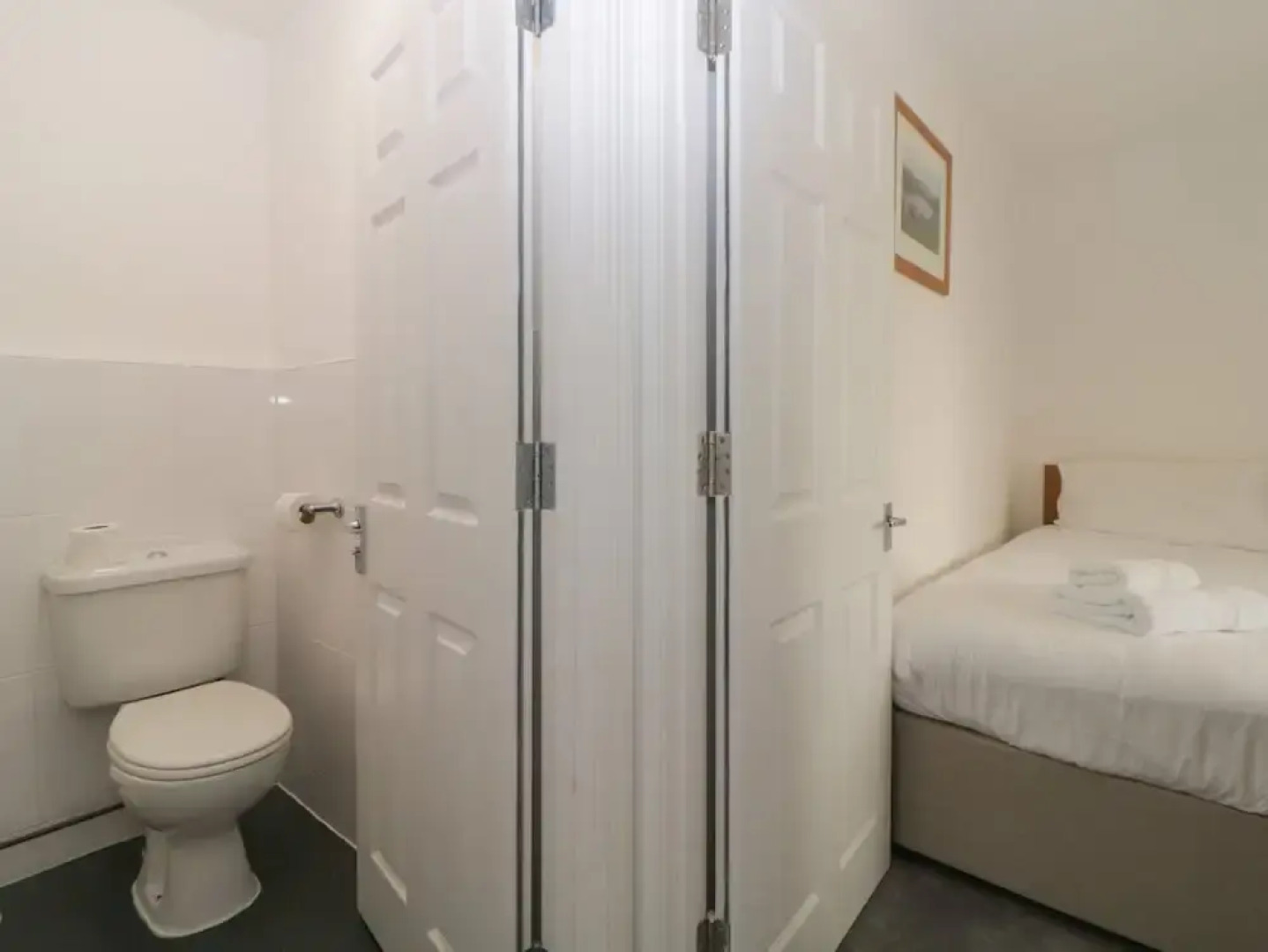 Harcombe House Bungalow 6