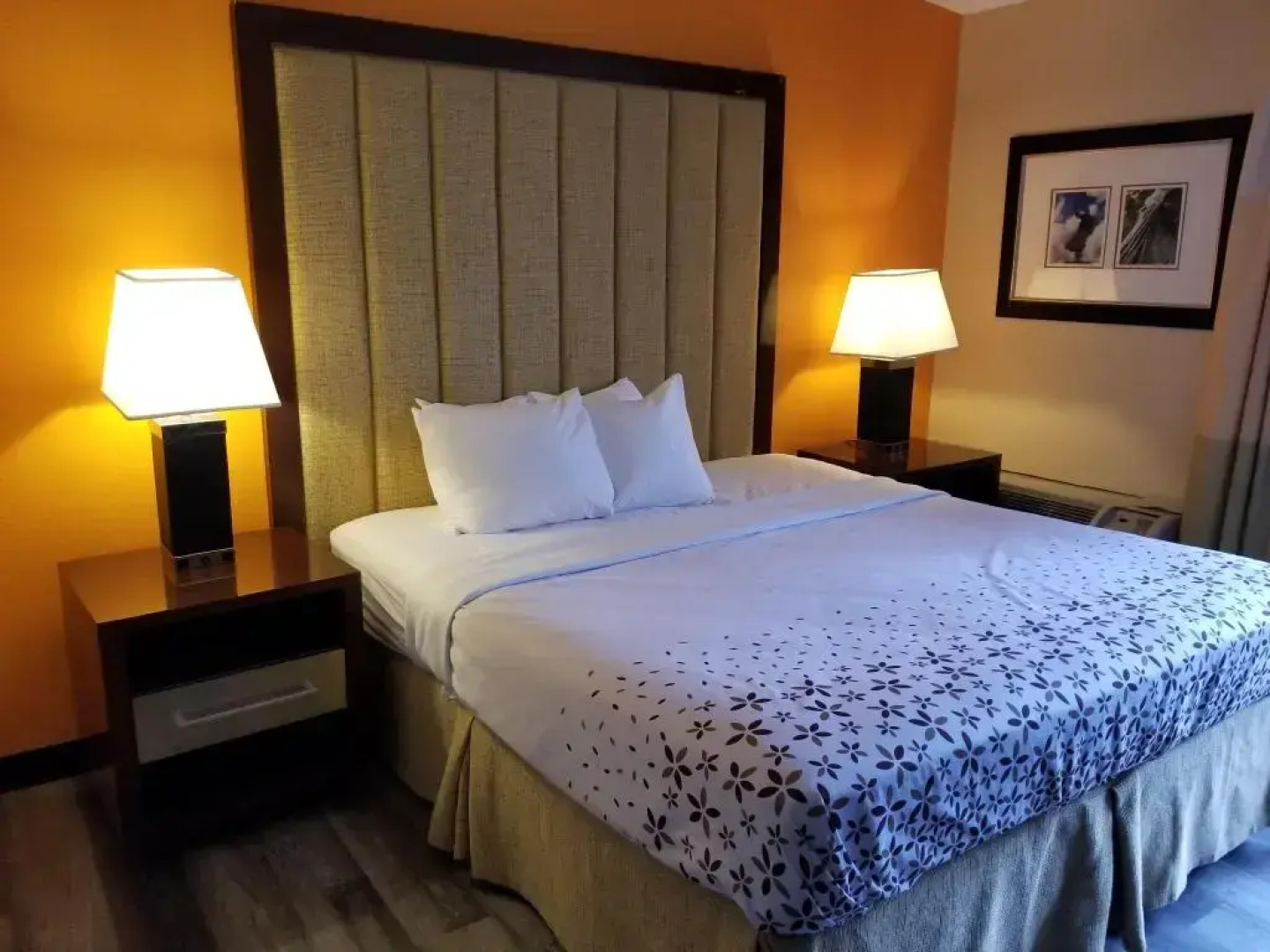 Rodeway Inn & Suites Stroudsburg - Poconos