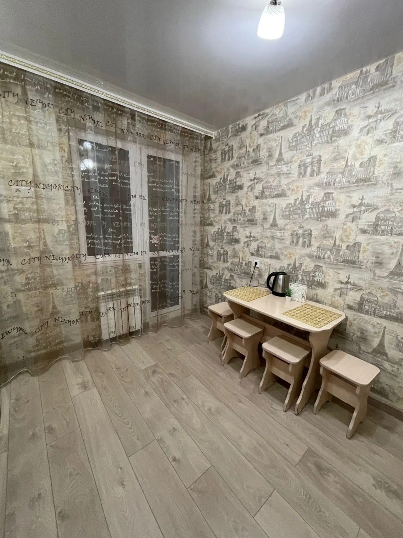 Сниму квартиру на улице Октябрьской Революции